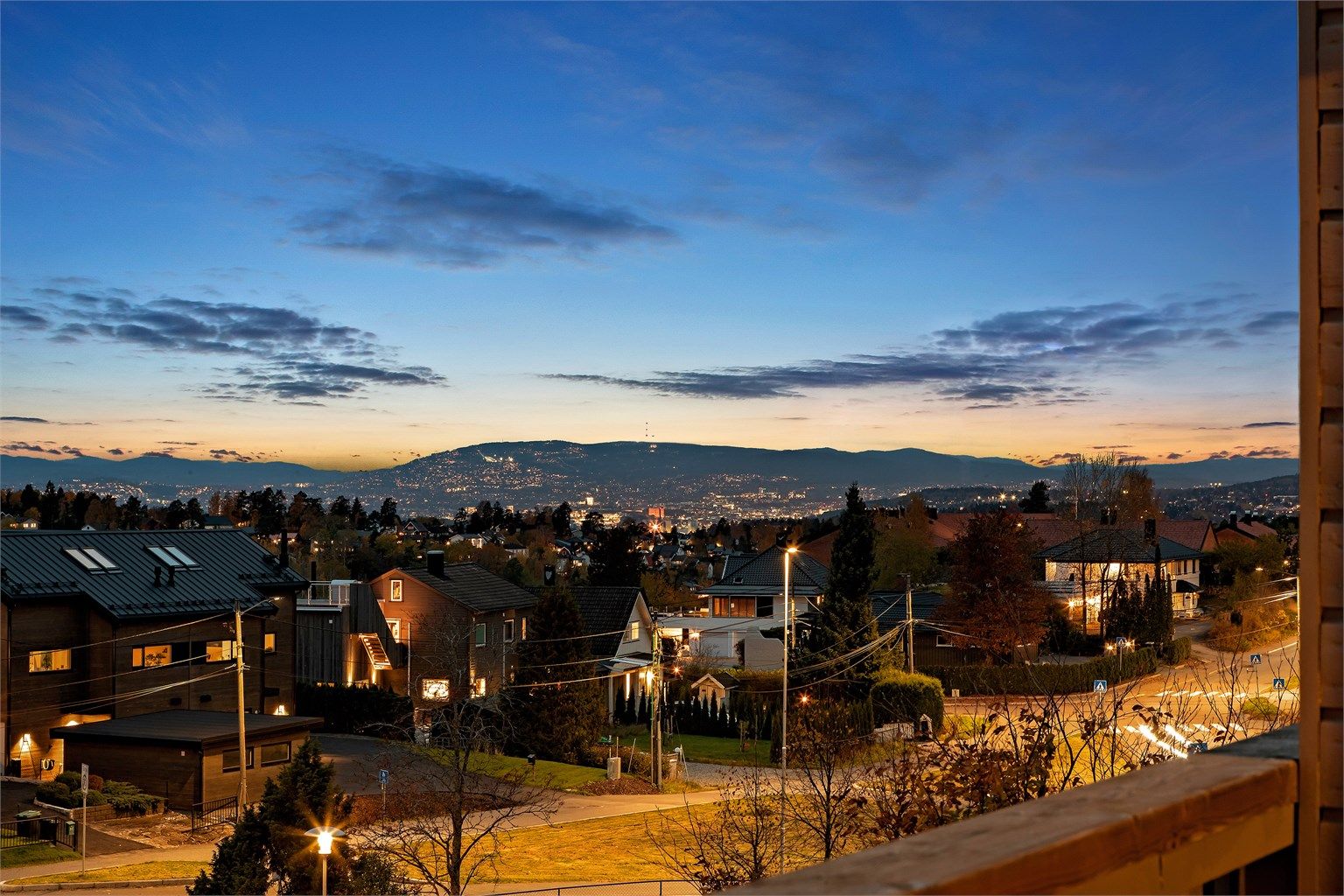 Lys og fin 3-roms selveier i toppetasje, med flott utsikt og fine solforhold