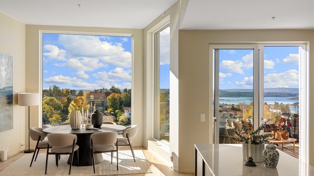 Leiligheten er skapt for deg som verdsetter moderne design, gjennomtenkte løsninger og høy bokvalitet