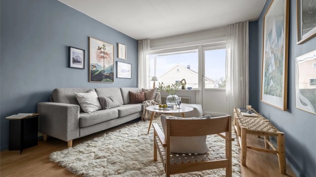 Her er det god plass til sofa med tilhørende salongbord og tv-seksjon