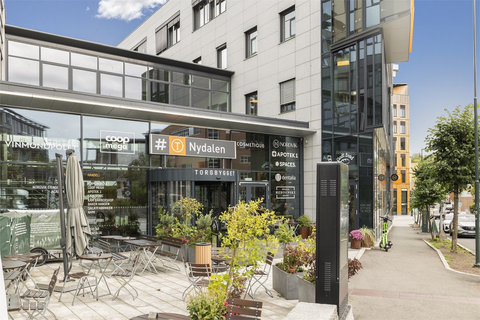 Kort vei til Torgbygget i Nydalen med butikker, apotek og vinmonopol.