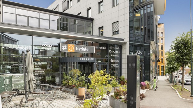 Kort vei til Torgbygget i Nydalen med butikker, apotek og vinmonopol.