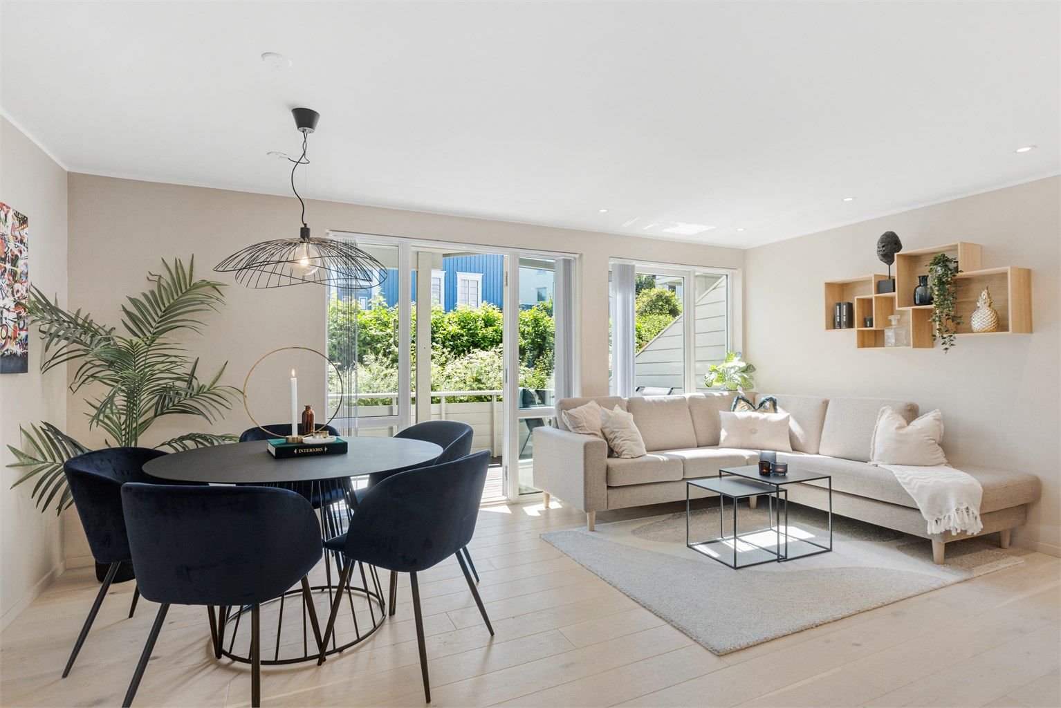 Velkommen til Gamle Kongevei 70 - og denne moderne 2-romsleiligheten beliggende fint til i et rolig området på Rosendal. 