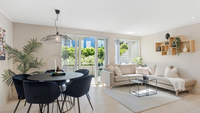 Velkommen til Gamle Kongevei 70 - og denne moderne 2-romsleiligheten beliggende fint til i et rolig området på Rosendal.