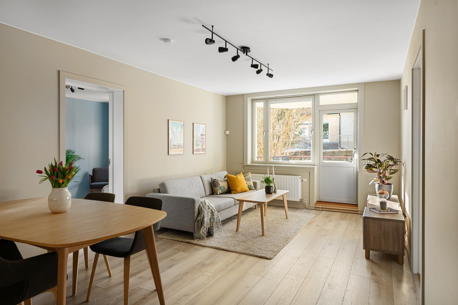 Velkommen til Radarveien 61 og denne unike og svært sjeldne 4-roms andelsleiligheten på Karlsrud - Presentert av Christoffer S. Akerjordet og Krogsveen Nordstrand 