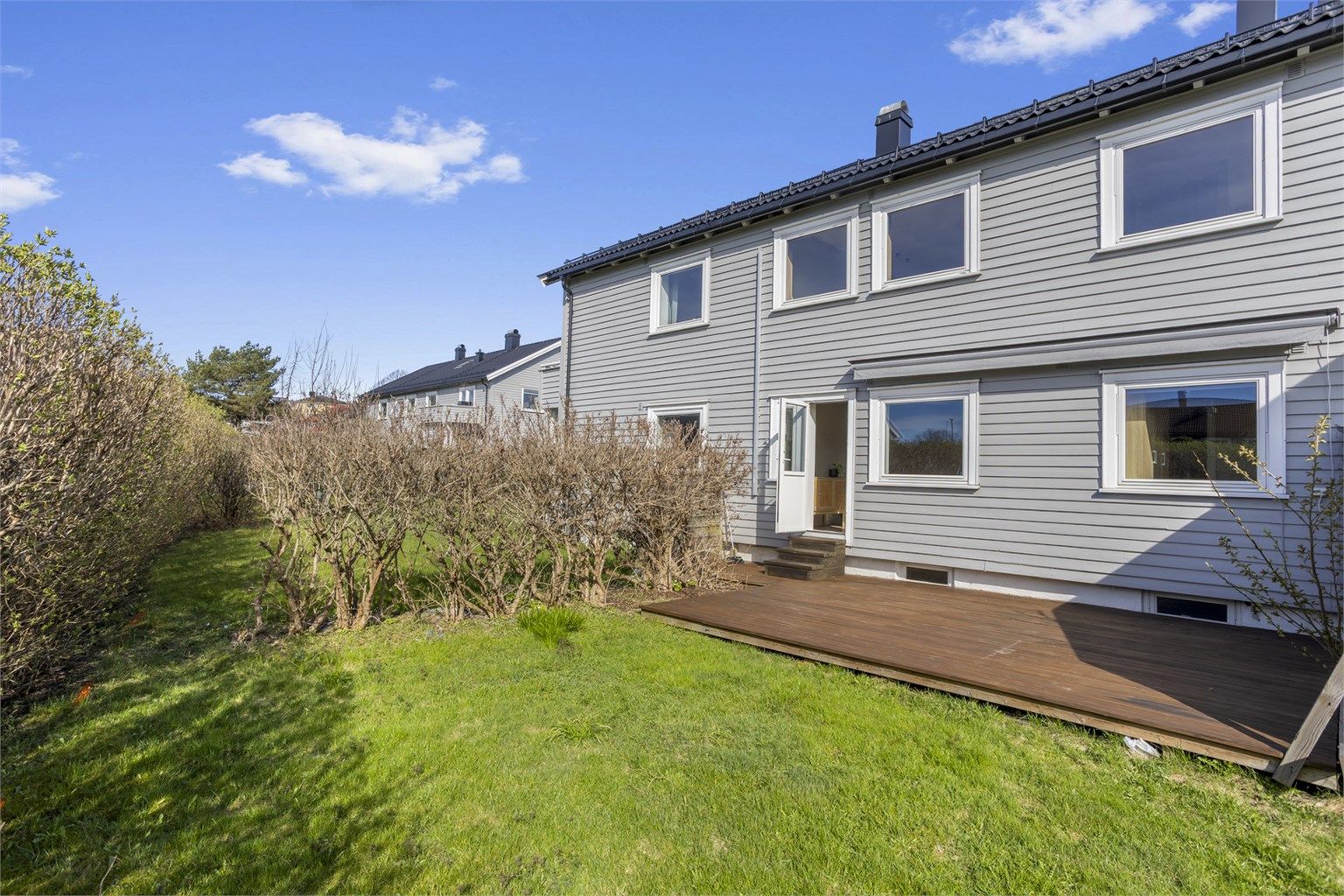 Leiligheten har svært god lagringsplass med to boder i kjelleren og en på loftet 