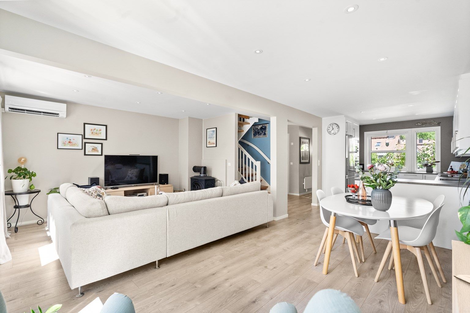 Velkommen til Prost Holms vei 383 - presentert av Krogsveen v/Andreas Bergh Johannessen