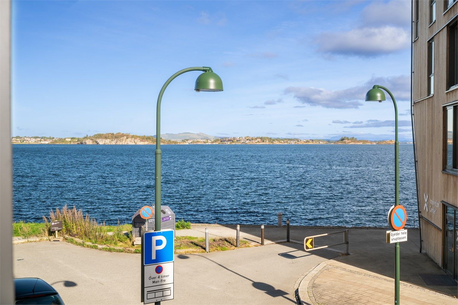 Utsikt fra stuen i 2. etasje. 