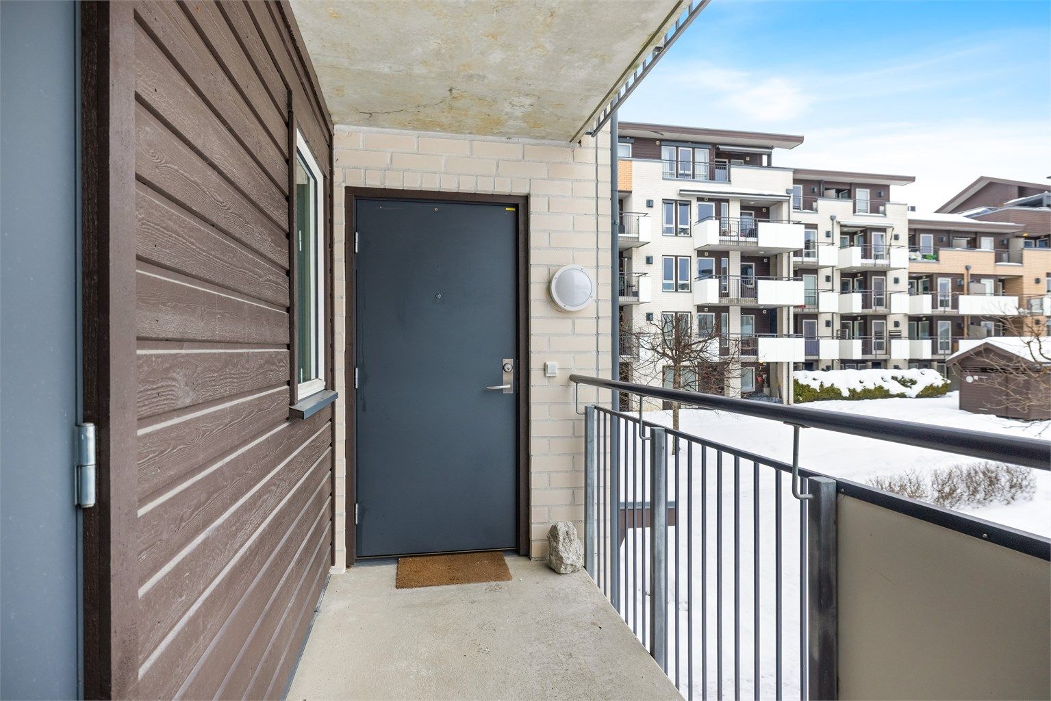 Svalgang inn til leiligheten