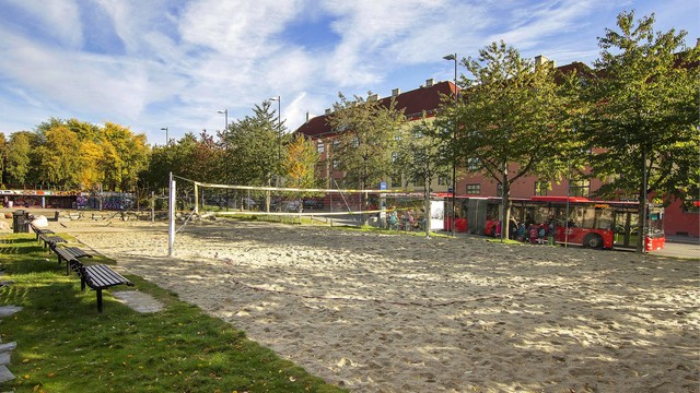 Torshovparken med bla. beachvolley, basket og minigolf.