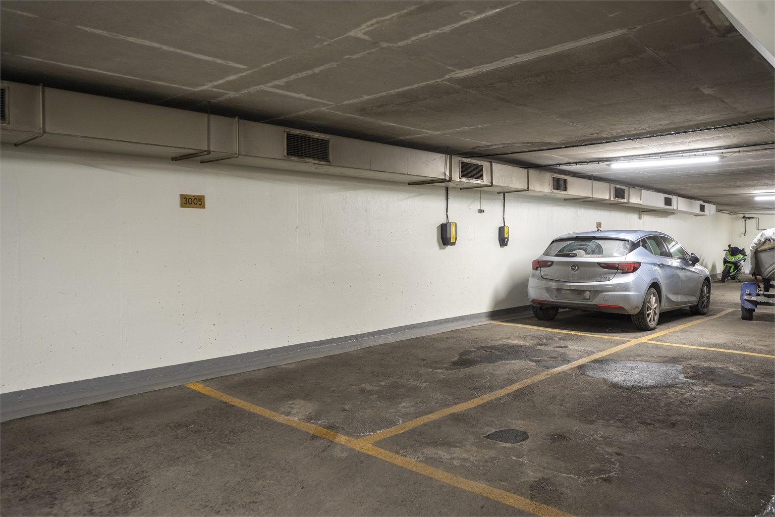 Leiligheten disponerer garasjeplass nr. 3005. El-lader medfølger