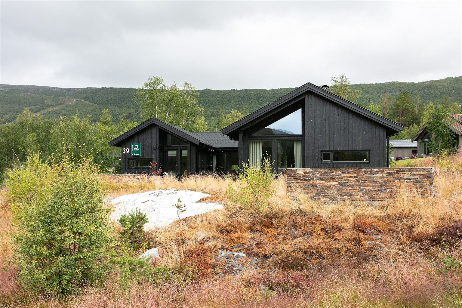 Hytta ligger sentralt til på Bjorli, med kort vei til fasiliteter.
