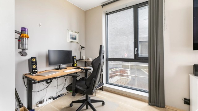 Soverommet har en generøs størrelse på over 13 kvm.
Garderobeskap medfølger.