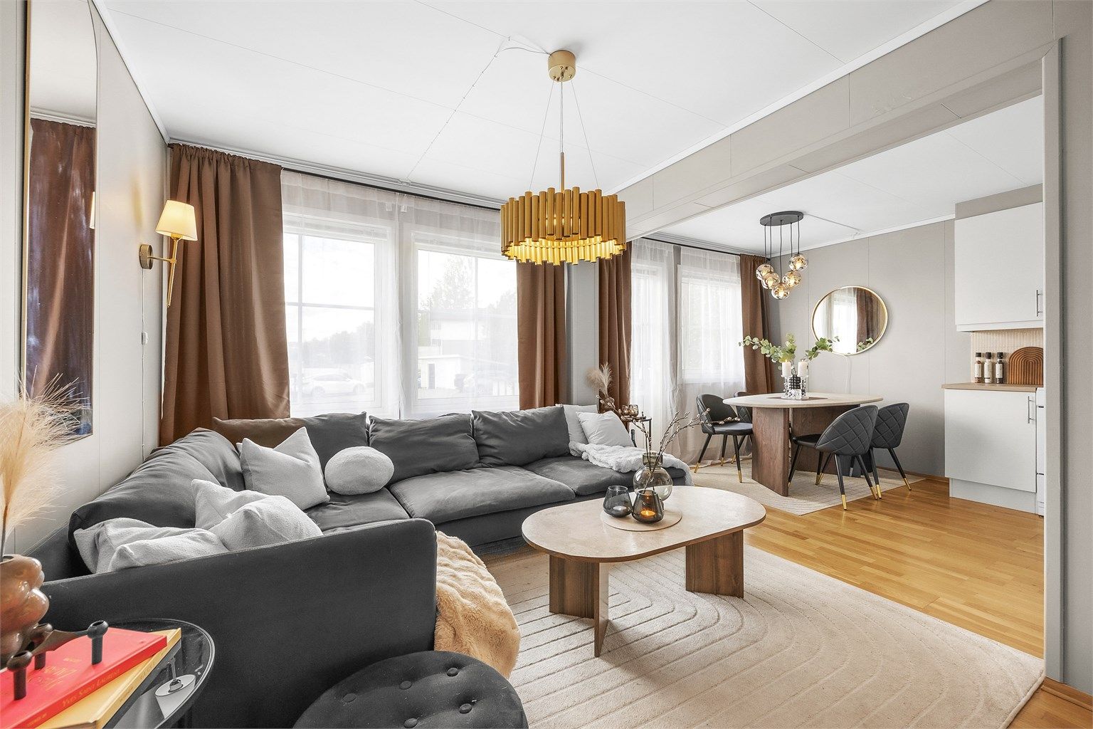 Velkommen til Søndre Mohagen 53! Presenteres av Silje Frankplads v/ Krogsveen avd. Skedsmokorset
Foto: Espen Edin Døhlen