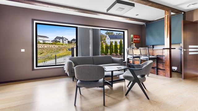 Stue 2 har også rikelig med plass og er perfekt som en Tv-stue, lekeområde eller til spill.