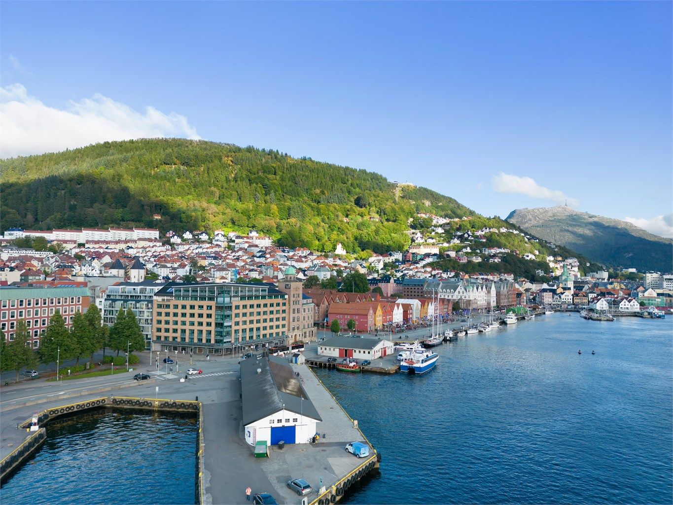 Inn mot leiligheten fra Vågen. 