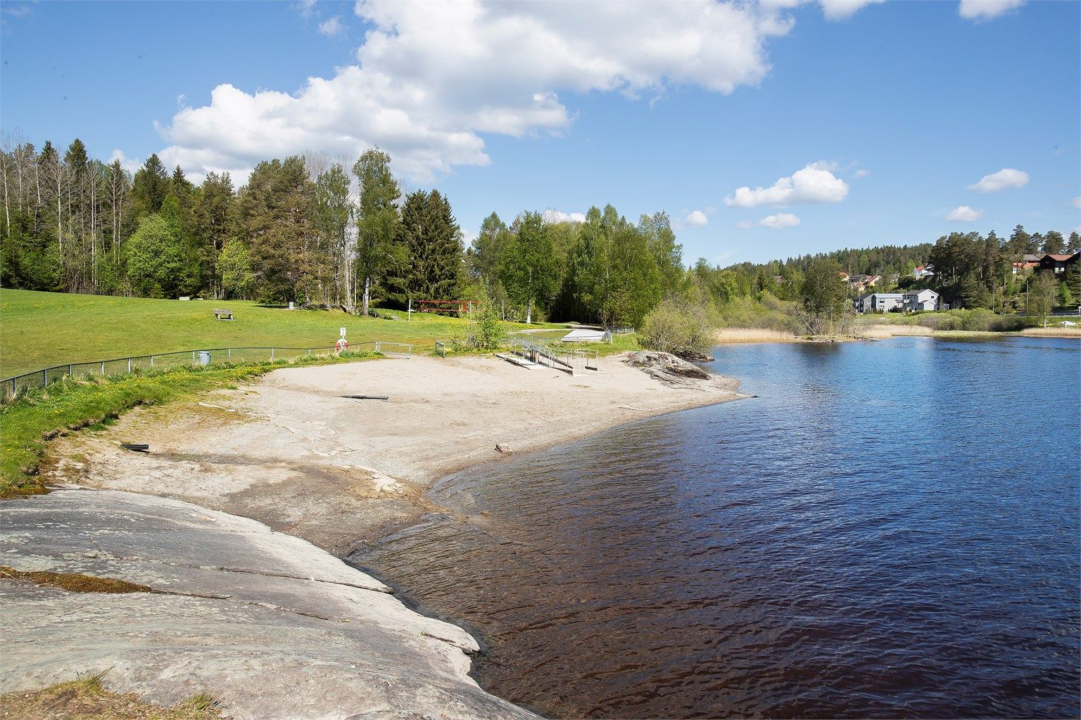Gangavstand til badeplass ved Våg.