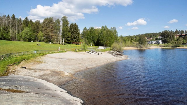 Gangavstand til badeplass ved Våg.