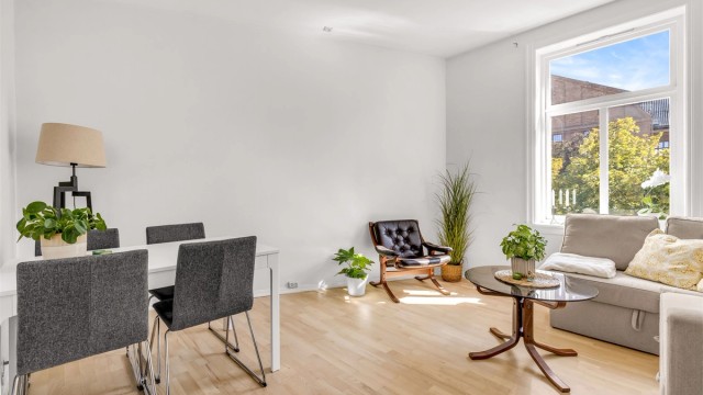 Velkommen til Stensberggata 21! - Presentert av Halvor L. Heikkilä ved Krogsveen Majorstuen. Foto: Studio Solberg.