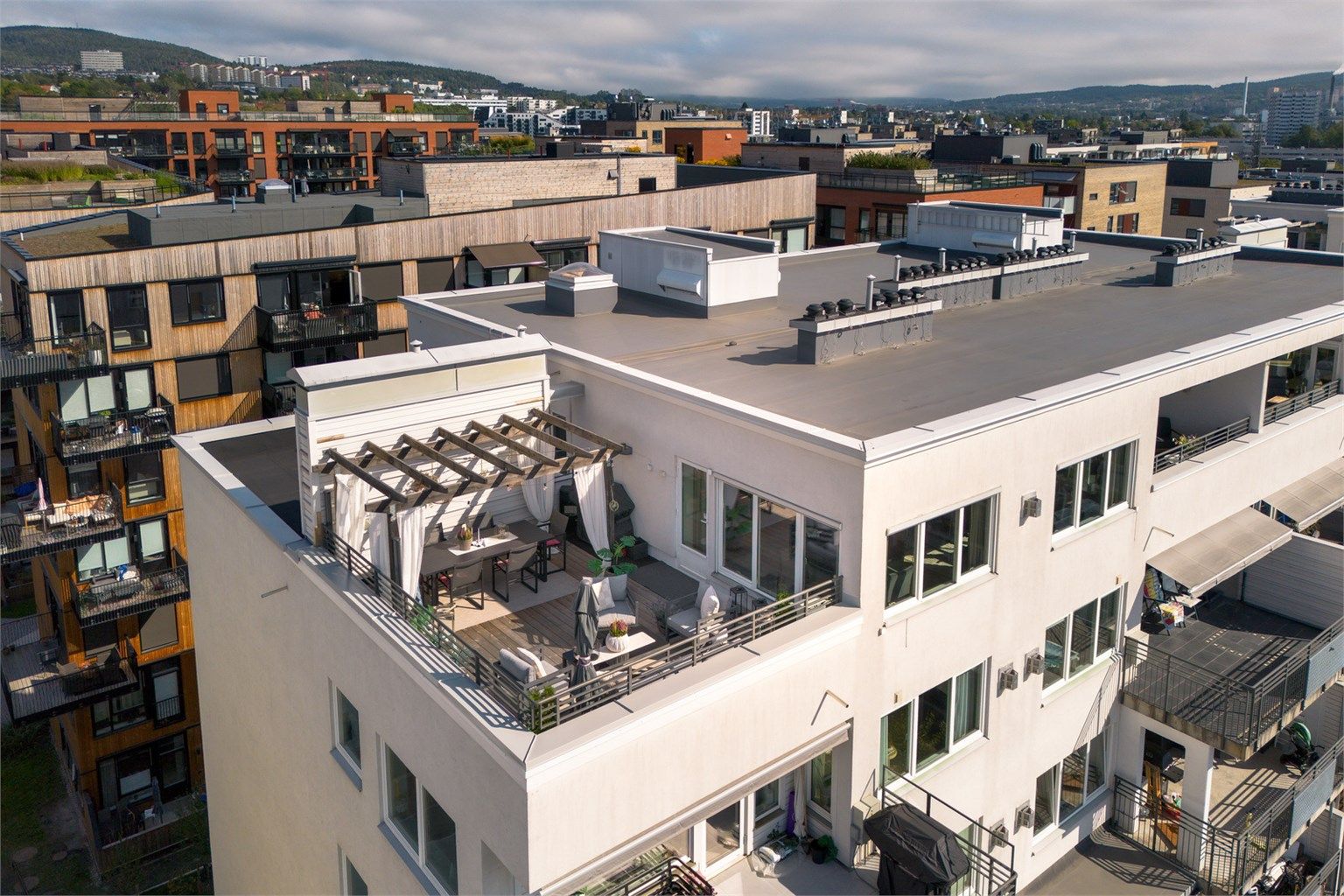 Boligen ligger på toppen av Lørenparken. 