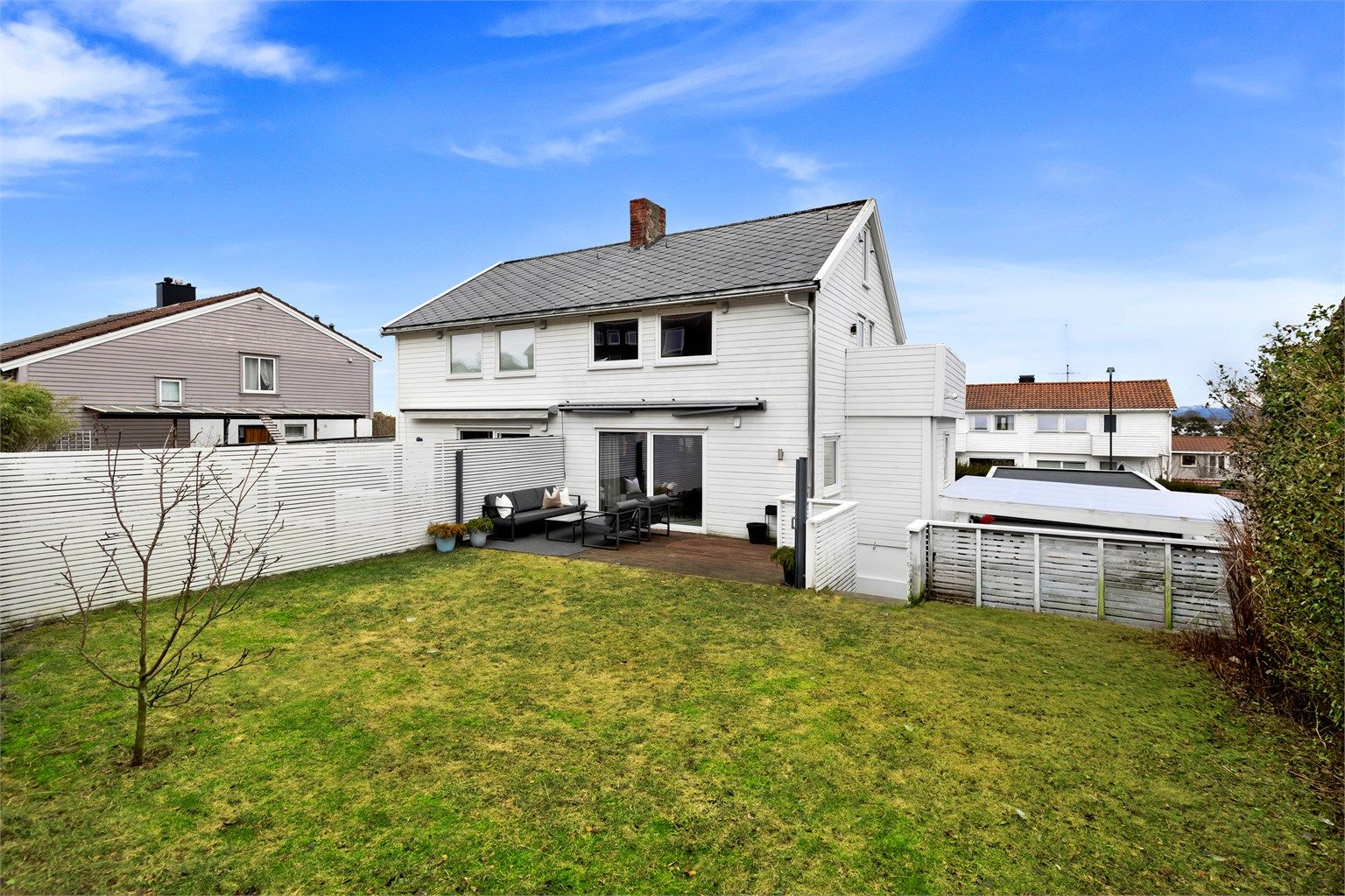 En innholdsrik og oppusset familiebolig med en attraktiv og barnevennlig beliggenhet.