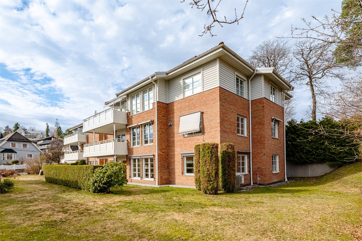 Del av hagen er tinglyst som en tilleggsdel til seksjonen. 