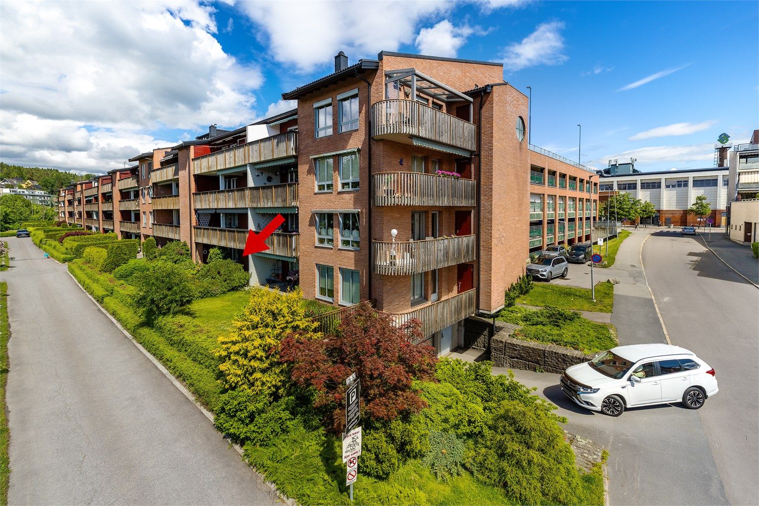Eiendomsmegler Krogsveen ønsker velkommen til Holmsens vei 139! Foto Digit Media v/Jørgen Sørebø