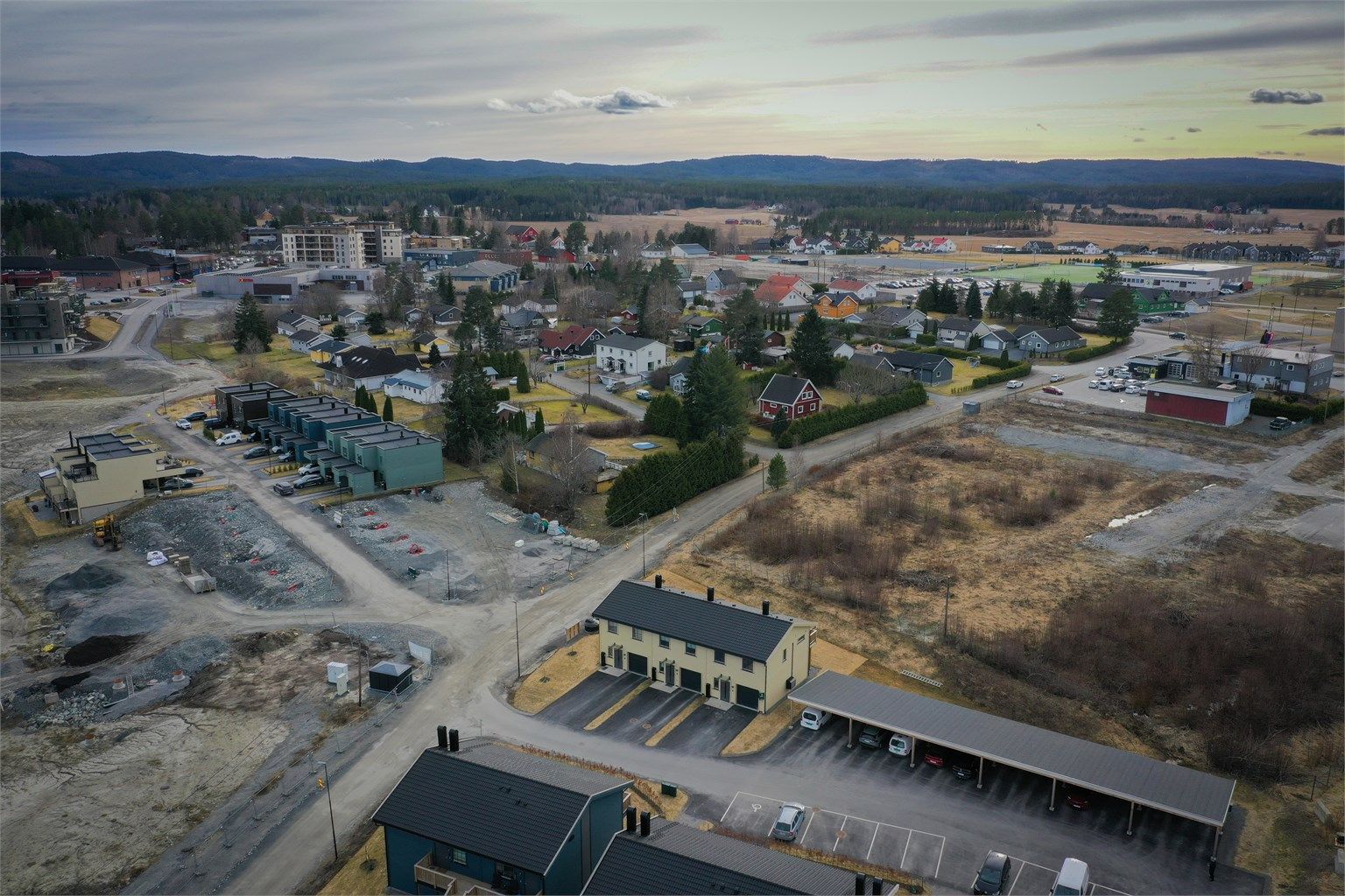 Nærområdet byr på vakker natur med fine turmuligheter i merkede stier.