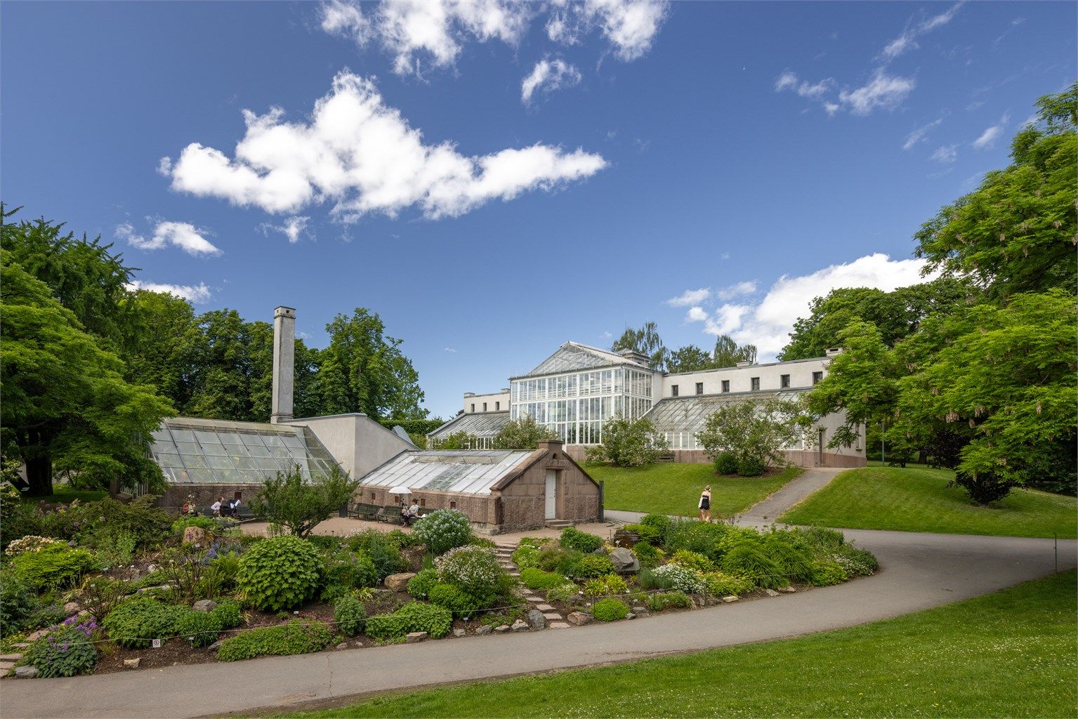 Frodige Botanisk Hage ligger rett opp bakken fra leiligheten og forvalter flere plantearter enn du kan navngi.
