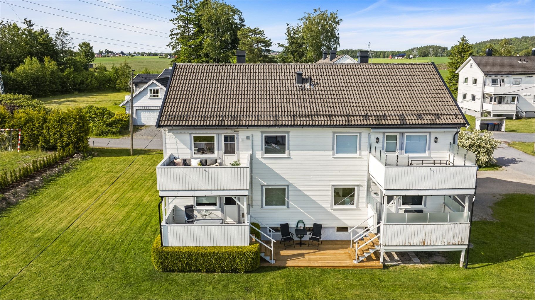 Leiligheten ligger i andre etasje til venstre