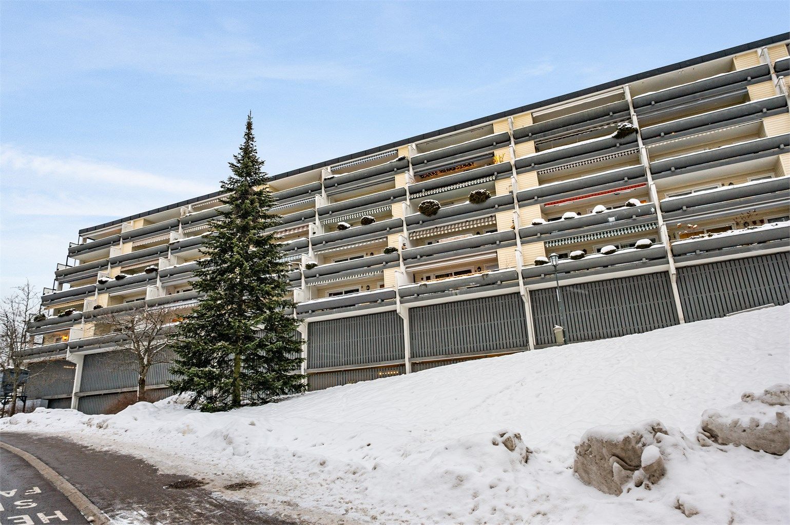 I felleskostnadene er både TV, bredbånd og varmtvann inkludert.