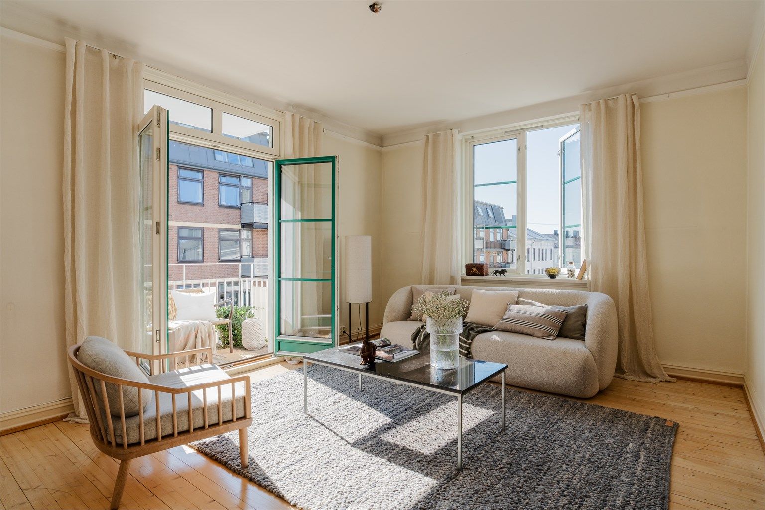 Velkommen til Christies gate 34C - Presentert av Blenor Hadergjonaj!