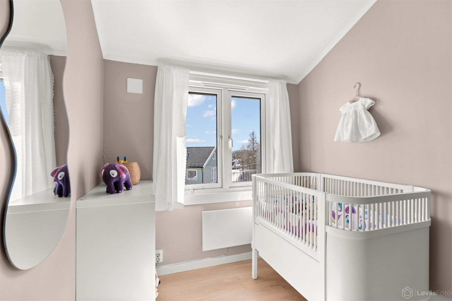 Soverom 3 med 1-stavs parkett