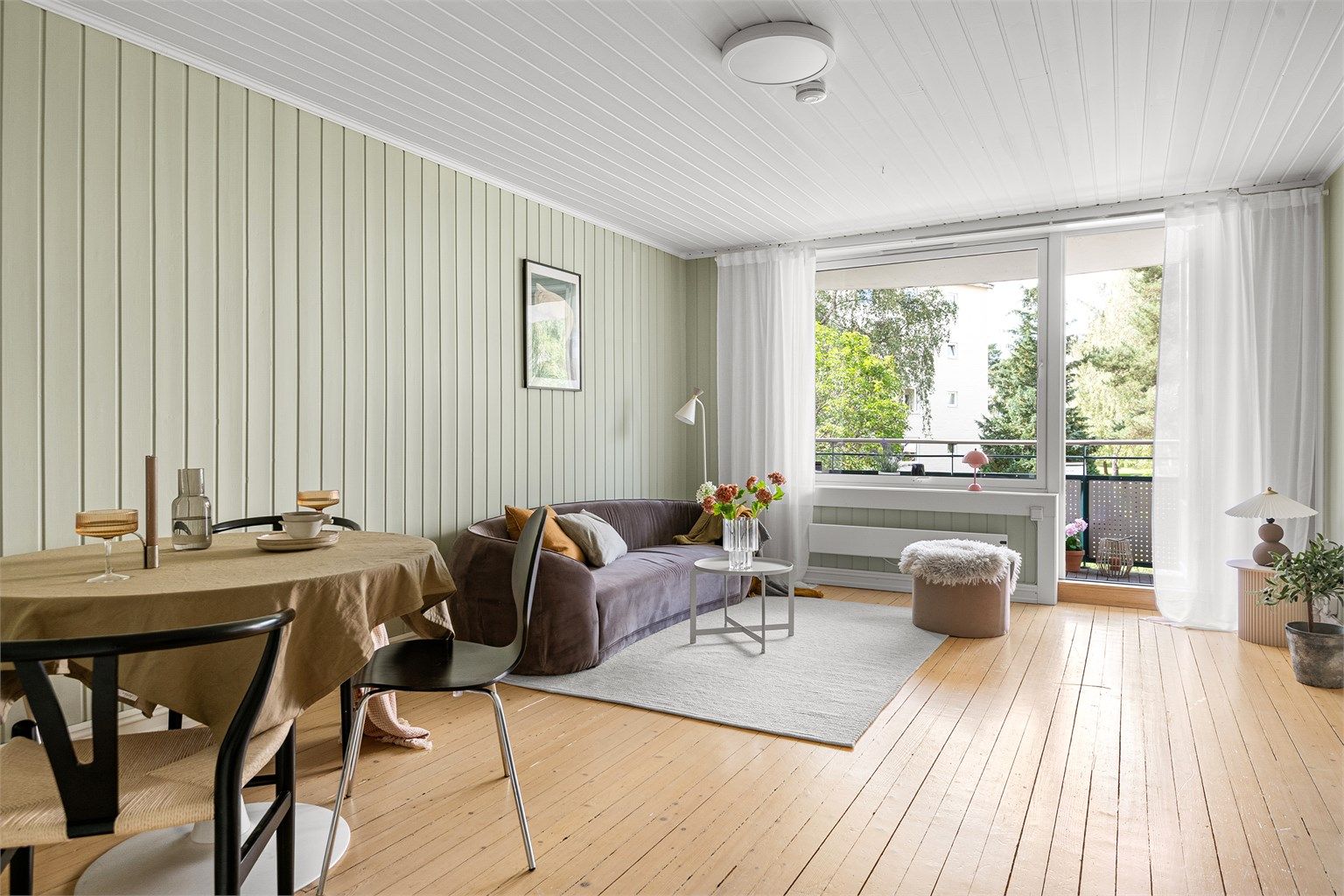 Stor og romslig stue