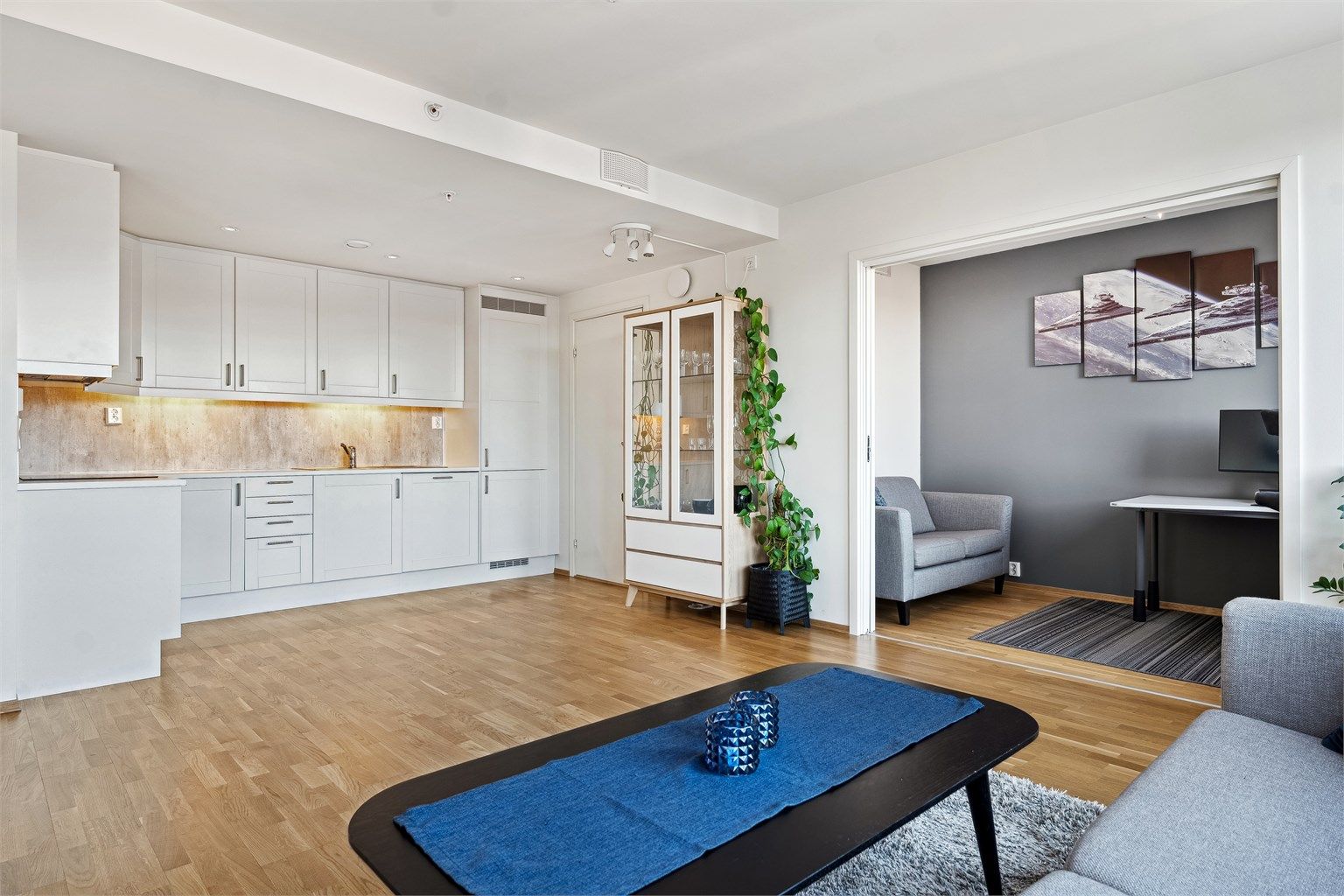 Moderne og tiltaltalende standard.