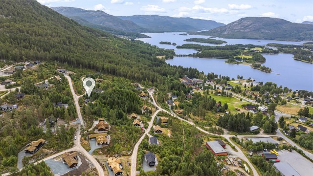 Vrådal Golfklubb ligger en 12-minutters kjøretur unna.