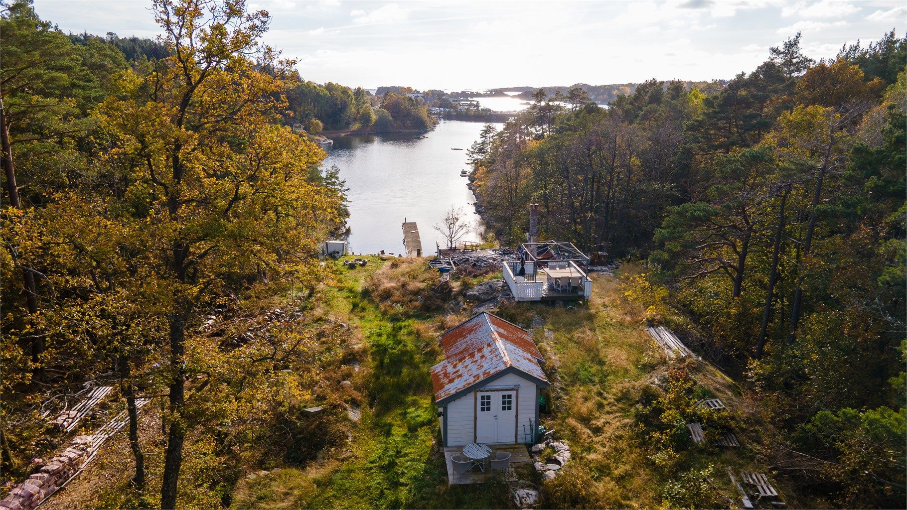 Velkommen til denne flotte fritidstomten i Indre Fidjekilen 17 - Nydelig beliggenhet i sjøkanten