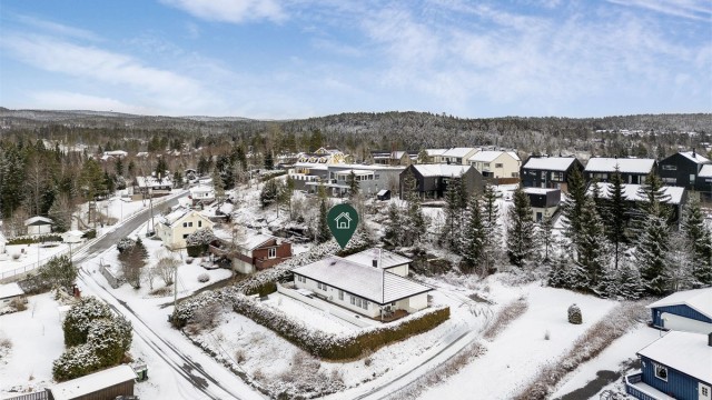 Velkommen til Skogsveien 3 - Enebolig med stor tomt på 1917 kvm