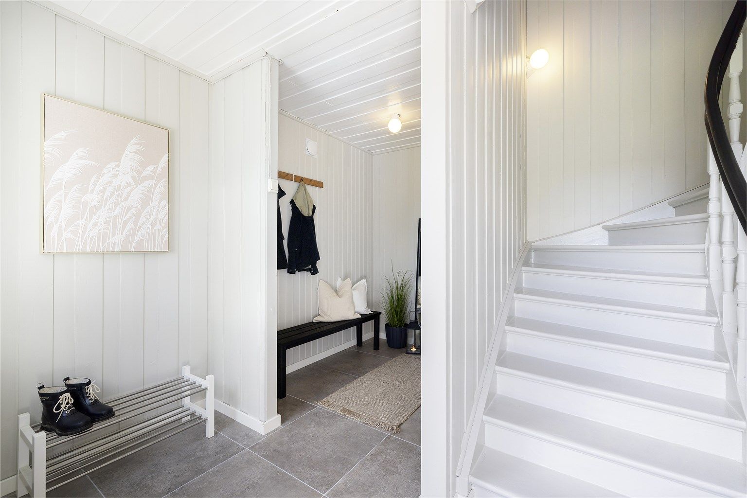 Lys og tiltalende bolig, med god standard. Boligen er betydelig påkostet i perioden 2024-2025.