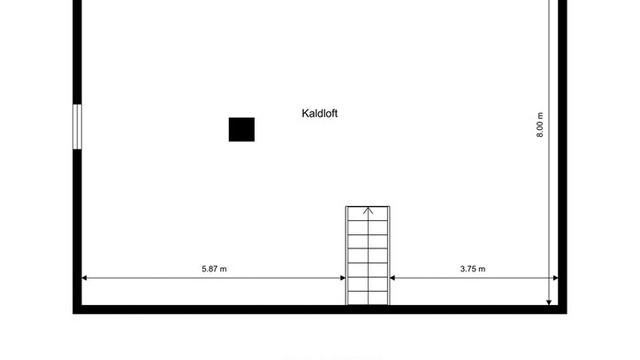 Loftsetasjen består av et uinnredet kaldtloft med rikelig lagringsplass.