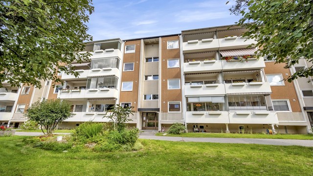 Bygget er fra 1960 og ligger i Haraløkka borettslag, som består av 400 andeler.