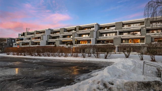 Her bor dere i flotte omgivelser med nærhet til barnehager, skoler, offentlig kommunikasjon butikker og mye mer