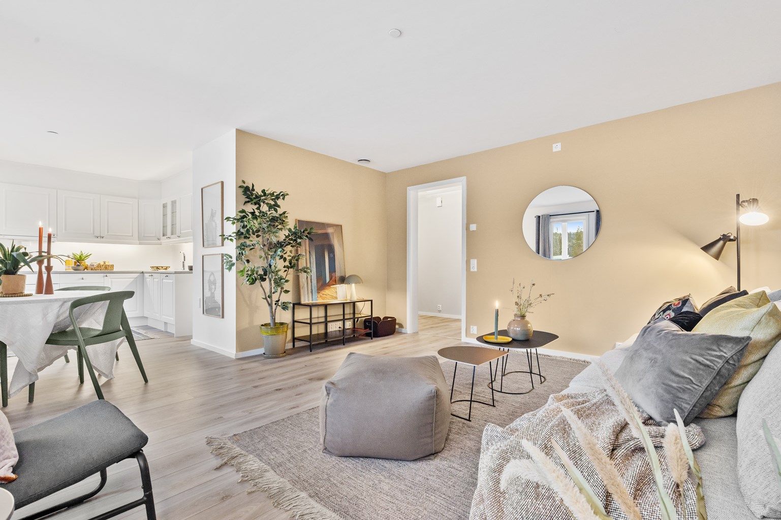 Velkommen til Rødsåslia 46, presentert av Terje Tveit i Krogsveen. Meget pen 3-roms leilighet fra 2018.