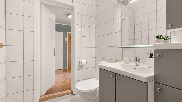 Varmtvann og oppvarming er inkludert i de månedlige felleskostnadene (avregning av akonto).
