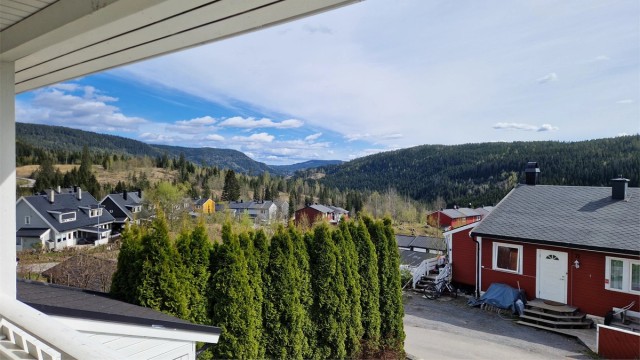 Utsikten fra Verandaen og kjøkkenvinduet