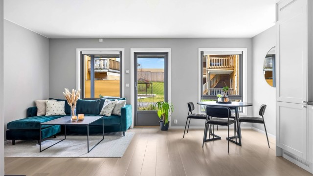 Velkommen til visning i Fossumsvingen 140 presentert av Marius Løkken i Krogsveen