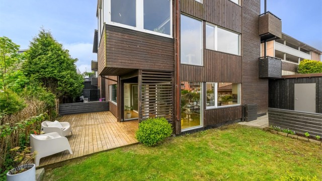 Velkommen til Rektor Sælands veg 10C - Presentert av Daniel S. Mossige v/Krogsveen Jæren