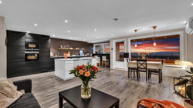 Eiendomsmegler Krogsveen v/ Anine Holter ønsker deg velkommen på visning!