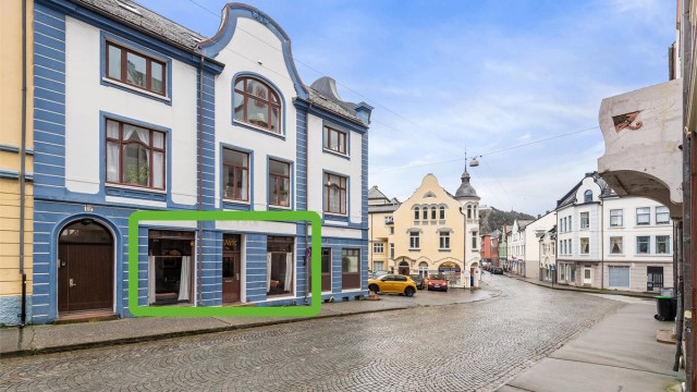 Krogsveen Sunnmøre v/Eiendomsmegler Christian Nogva Aarseth har gleden av å presentere Kirkegata 12, et næringslokale med sentral beliggenhet på Aspøya