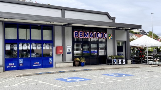 Ca 14 minutter å gå til Rema 1000 Kjøkkelvik