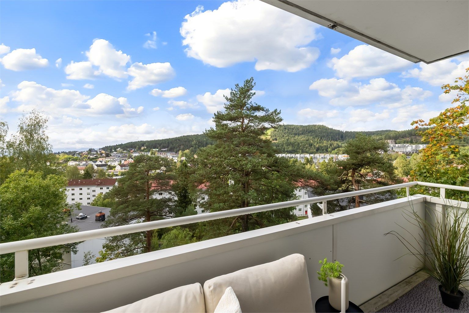 Velkommen til Ragna Nielsens vei 30B - presentert av Jan Robert Ottesen i Krogsveen